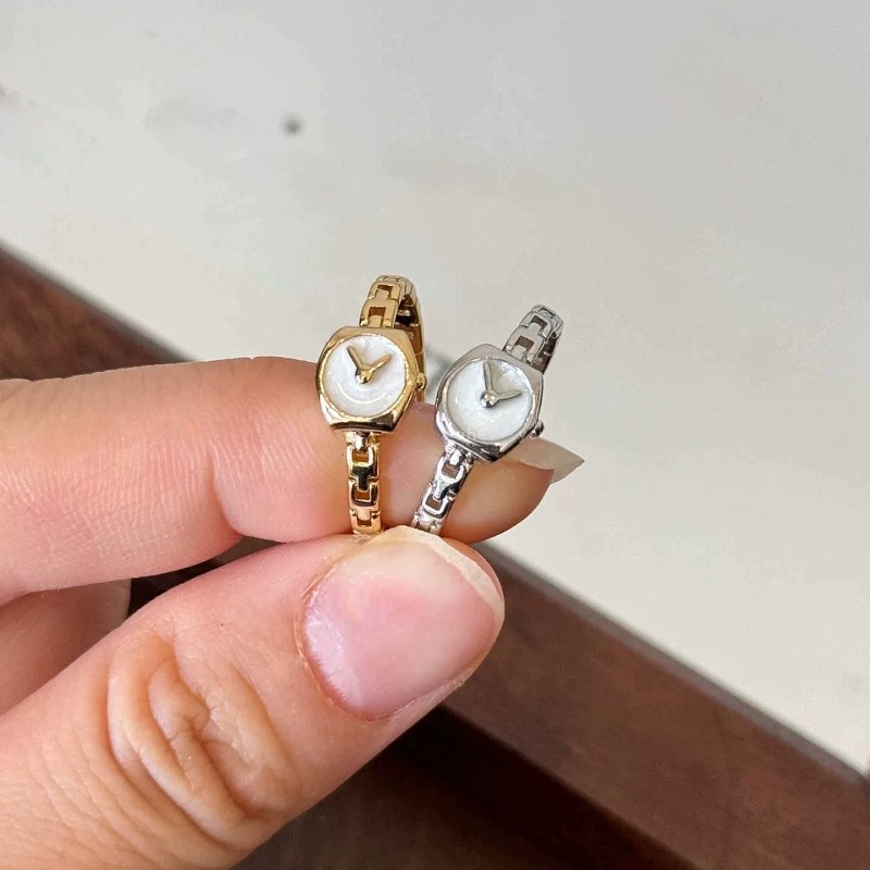 Unique Jewelry Watches - Anello Apribile a Forma di Orologio