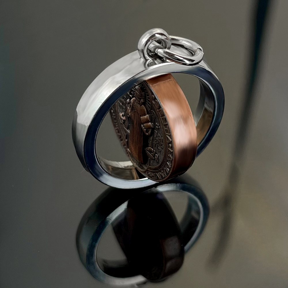 Nuova Collana con Medaglia di  - Jewelry & Watches Store recensione e prezzo