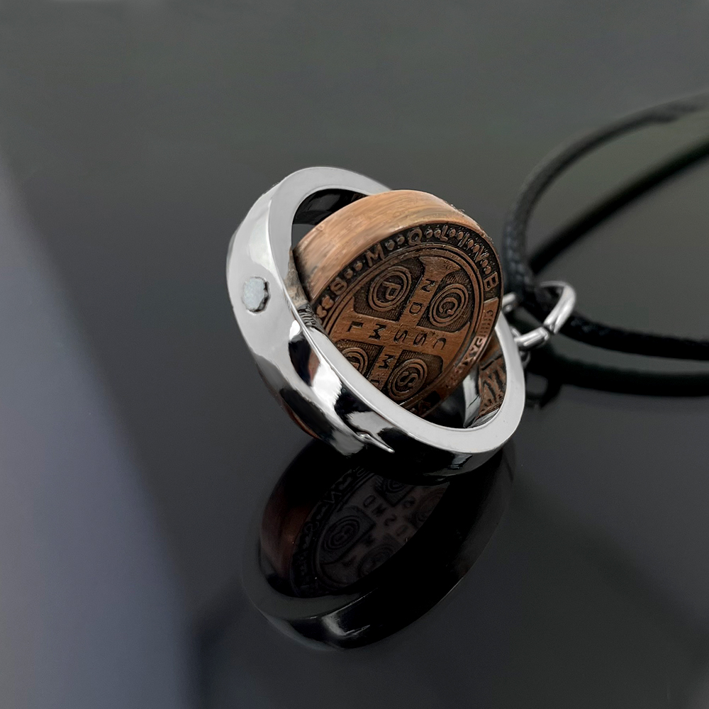 Nuova Collana con Medaglia di  - Jewelry & Watches Store recensione e prezzo