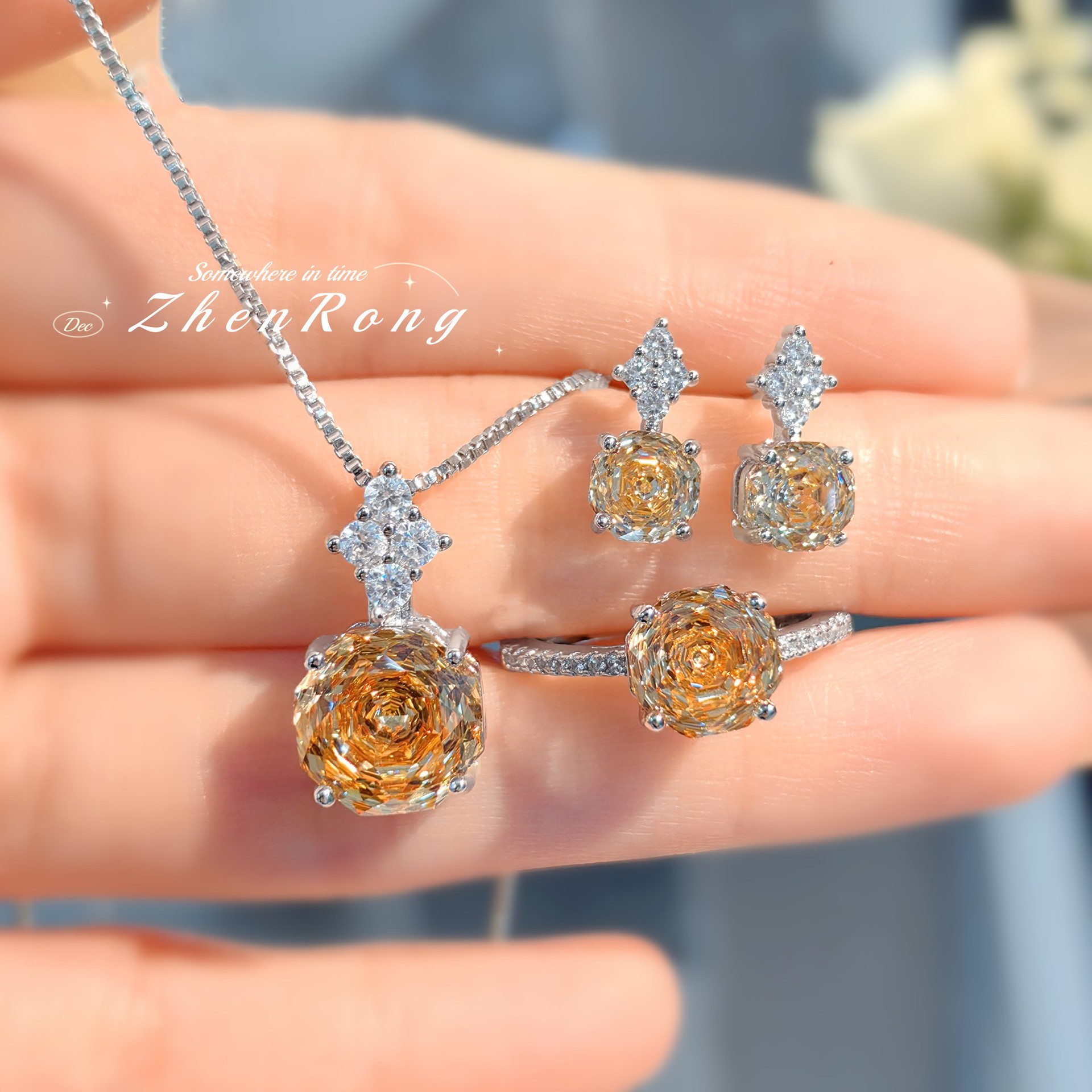 Set di Anello, Collana e Orecc - Diamond Stud Earrings recensione e prezzo