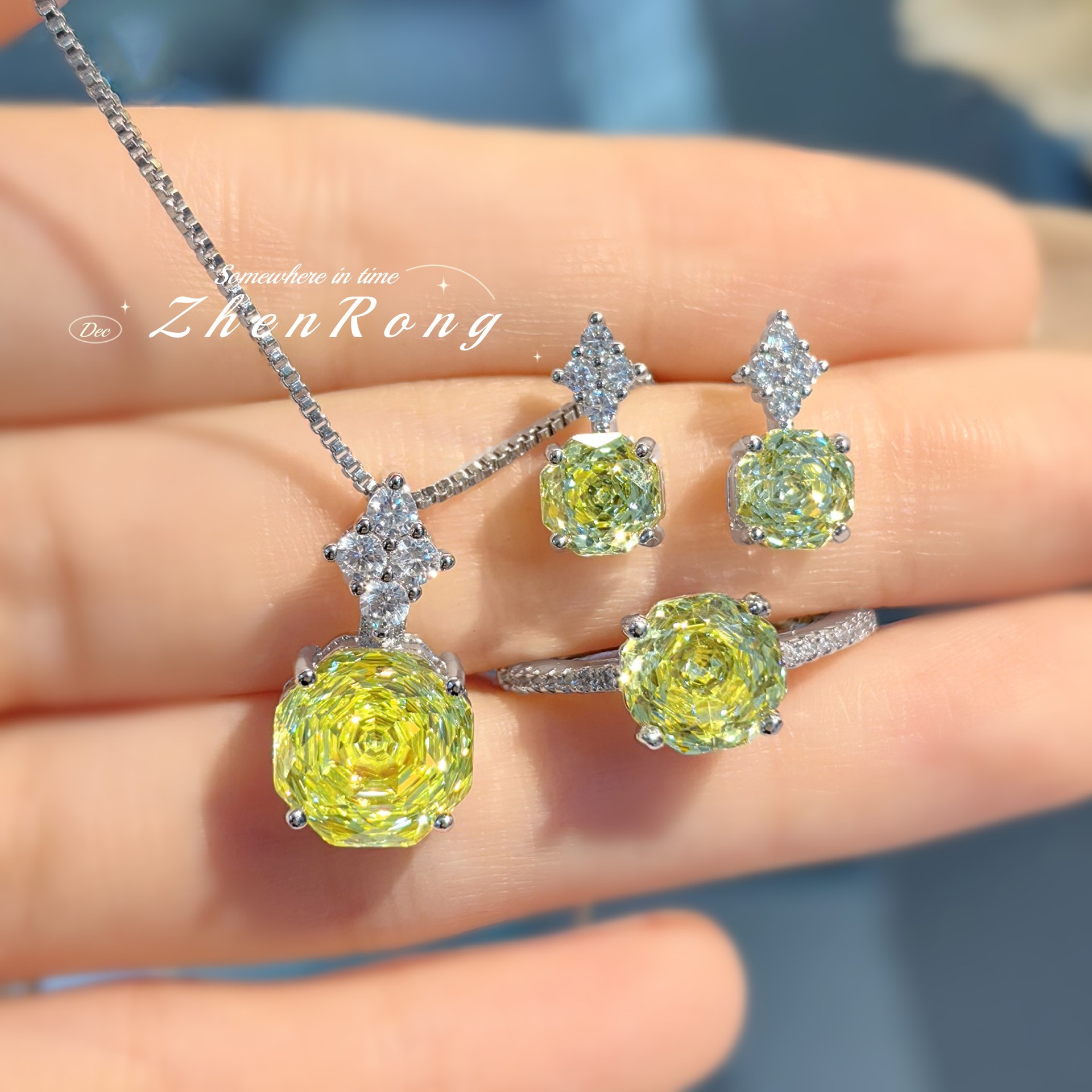 Set di Anello, Collana e Orecc - Diamond Stud Earrings recensione e prezzo
