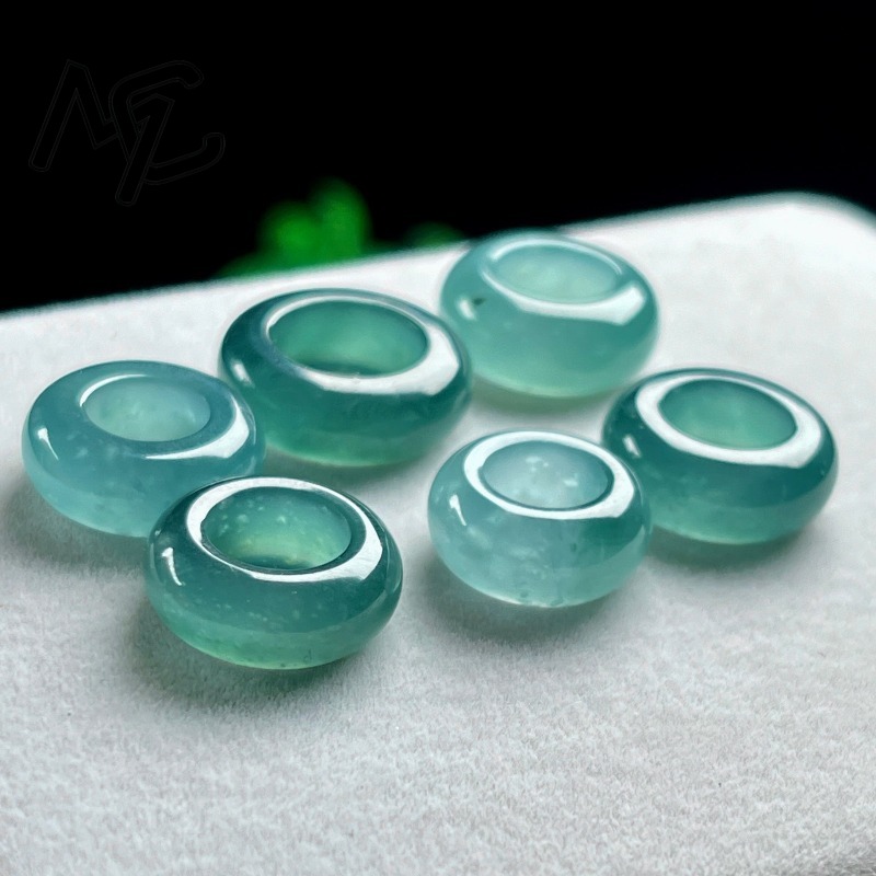 Anello con Ciondolo Smeraldo N - Jewelry & Watches Store recensione e prezzo
