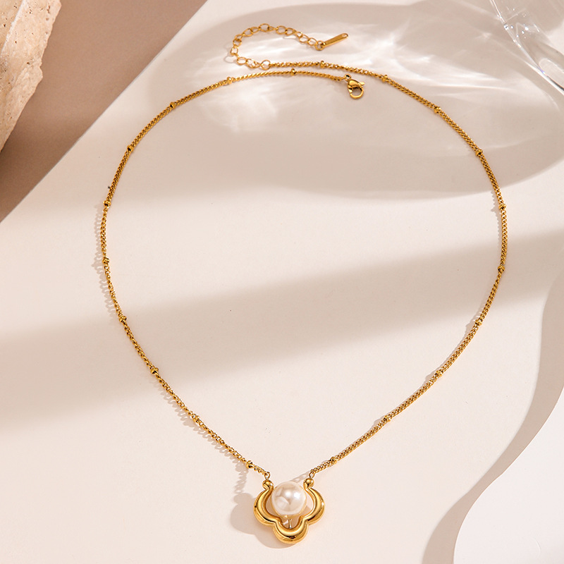 Collana con ciondolo a forma d - Crystal Choker Necklace recensione e prezzo