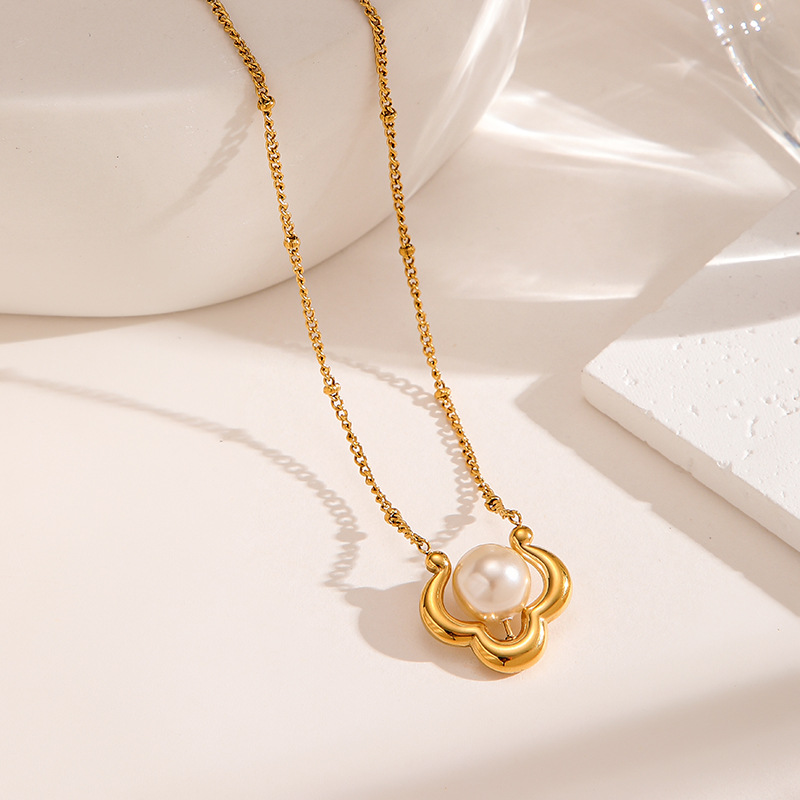 Collana con ciondolo a forma d - Crystal Choker Necklace recensione e prezzo
